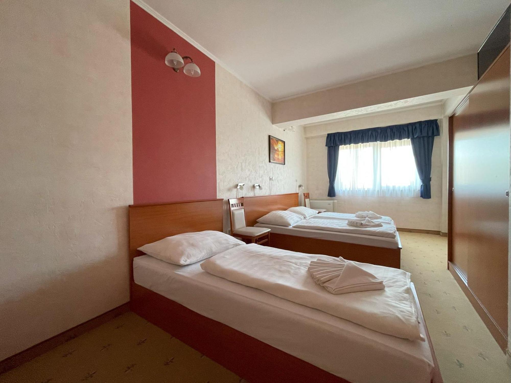 König Hotel Nagykanizsa Exterior foto